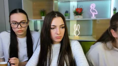 Snapshot of emma_swee chatting on 02-26-26, 06:45 emma_swee online show from 02-26-26, 06:45