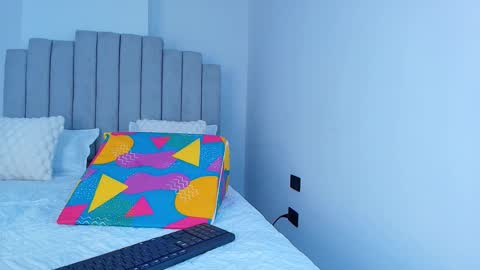 Snapshot of emma_trix chatting on 11-06-25, 11:55 Emma online show from 11-06-25, 11:55