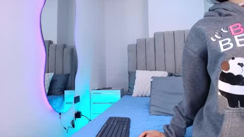 Snapshot of emma_trix chatting on 11-20-25, 11:54 Emma online show from 11-20-25, 11:54