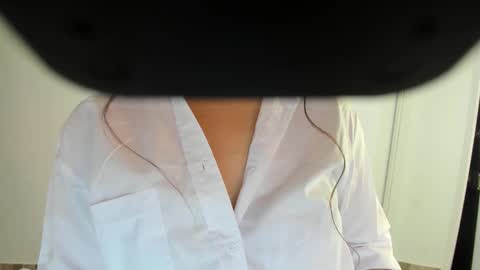 emma_white02 online show from 10-04-25, 04:49