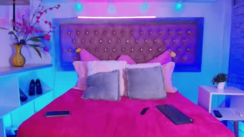 neko  online show from 10-09-25, 10:08