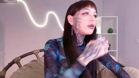 emma_williss online show from 10-06-25, 12:57
