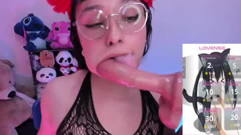 Snapshot of emma_winslows chatting on 02-10-26, 04:27 Emma online show from 02-10-26, 04:27