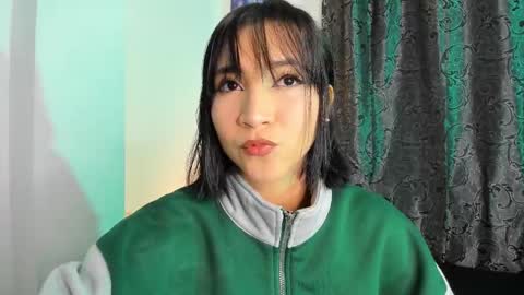 emma_woods__ online show from 09-09-25, 02:44