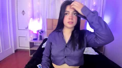 Snapshot of emmabenavidez chatting on 12-01-25, 08:03 Emma online show from 12-01-25, 08:03