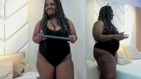 Snapshot of emmabrantt_ chatting on 10-31-25, 04:35 EmmaBrantt  online show from 10-31-25, 04:35