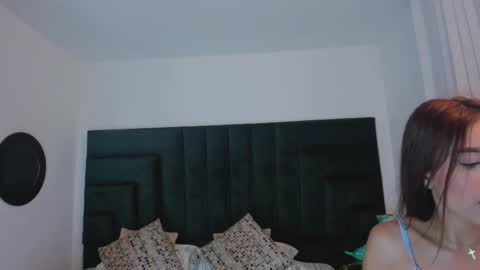 Snapshot of emmacarther chatting on 10-26-25, 06:03 Emma online show from 10-26-25, 06:03