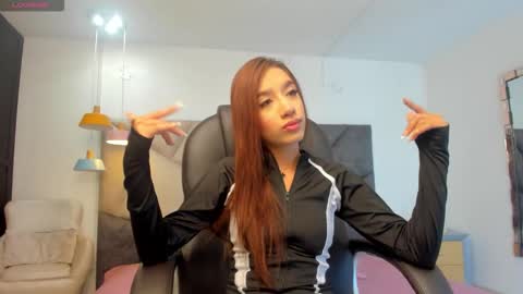 Snapshot of emmacarther chatting on 11-09-25, 05:44 Emma online show from 11-09-25, 05:44