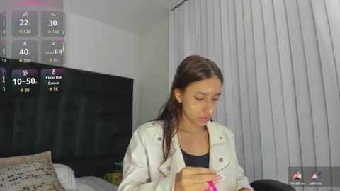 Snapshot of emmacarther chatting on 11-16-25, 05:18 Emma online show from 11-16-25, 05:18