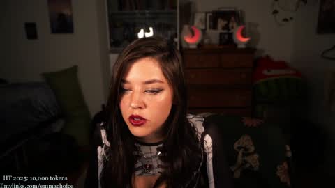 Snapshot of emmachoice chatting on 10-24-25, 10:06 emmachoice online show from 10-24-25, 10:06