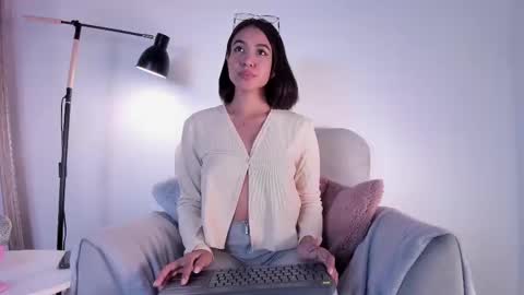 Snapshot of emmacoel chatting on 12-03-24, 03:09 Emma Coel online show from 12-03-24, 03:09