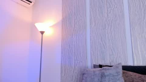 EMMA online show from 02-15-25, 03:50