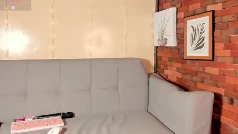 Snapshot of emmaconneer chatting on 12-16-24, 04:23 Emma online show from 12-16-24, 04:23