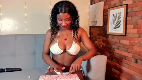 Snapshot of emmaconneer chatting on 12-27-24, 05:05 Emma online show from 12-27-24, 05:05