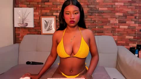 Snapshot of emmaconneer chatting on 01-27-25, 12:58 Emma online show from 01-27-25, 12:58