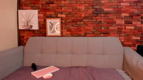 Snapshot of emmaconneer chatting on 01-31-25, 03:33 Emma online show from 01-31-25, 03:33