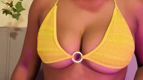 Snapshot of emmaconneer chatting on 09-24-25, 11:08 Emma online show from 09-24-25, 11:08