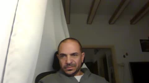 Ariel online show from 12-25-24, 04:33