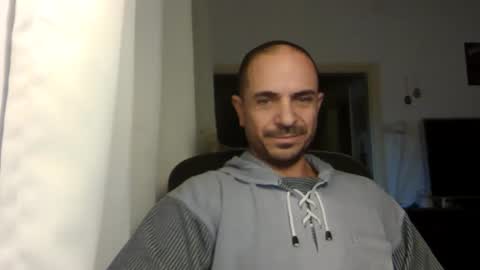 Ariel online show from 12-25-24, 02:23