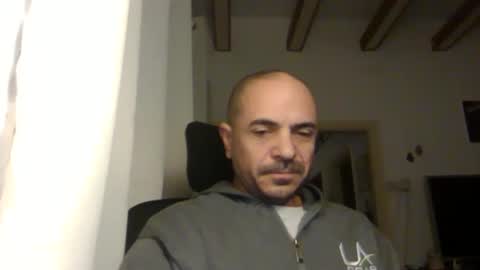 Ariel online show from 12-30-24, 04:20