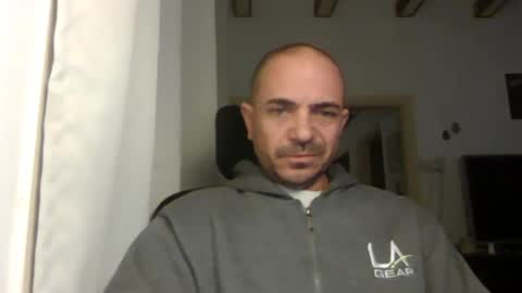 Ariel online show from 02-17-25, 04:31