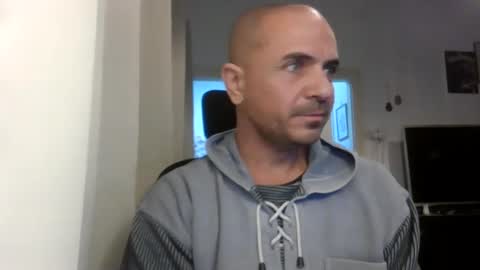 Ariel online show from 02-22-25, 06:08