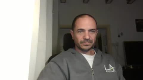 Ariel online show from 03-09-25, 03:32