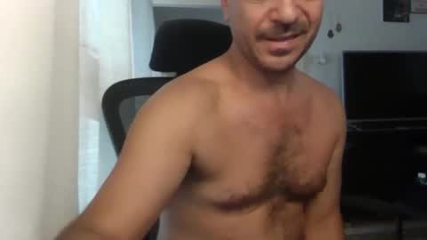 Ariel online show from 09-26-25, 05:44