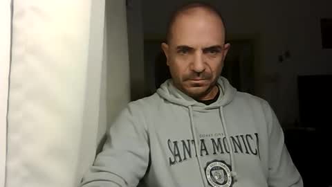 Ariel online show from 02-11-26, 03:55