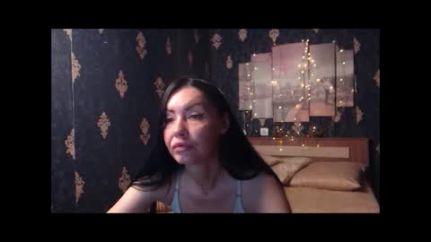 Snapshot of emmagoldx chatting on 10-19-25, 07:20 EmmaGoldX online show from 10-19-25, 07:20