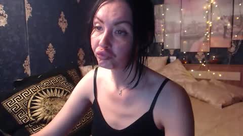 Snapshot of emmagoldx chatting on 10-24-25, 04:03 EmmaGoldX online show from 10-24-25, 04:03