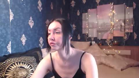 Snapshot of emmagoldx chatting on 10-25-25, 08:00 EmmaGoldX online show from 10-25-25, 08:00