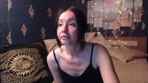 Snapshot of emmagoldx chatting on 10-25-25, 08:25 EmmaGoldX online show from 10-25-25, 08:25