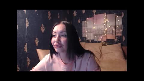 Snapshot of emmagoldx chatting on 11-02-25, 05:43 EmmaGoldX online show from 11-02-25, 05:43