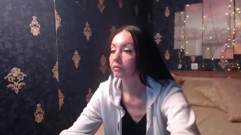 Snapshot of emmagoldx chatting on 11-15-25, 03:30 EmmaGoldX online show from 11-15-25, 03:30