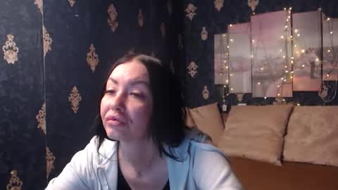 Snapshot of emmagoldx chatting on 11-17-25, 07:58 EmmaGoldX online show from 11-17-25, 07:58