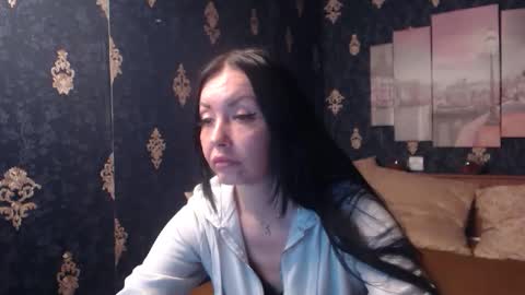 Snapshot of emmagoldx chatting on 11-24-25, 04:18 EmmaGoldX online show from 11-24-25, 04:18