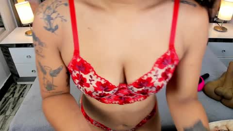 EMMA HILL online show from 12-24-24, 06:17