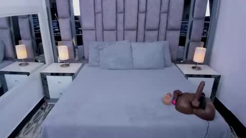 Snapshot of emmahill1 chatting on 03-25-26, 11:05 EMMA HILL online show from 03-25-26, 11:05