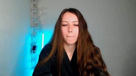 Snapshot of emmaishier chatting on 10-25-25, 05:40 emmaishier online show from 10-25-25, 05:40