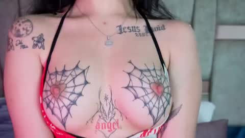 emmajohanson online show from 11-21-25, 07:01