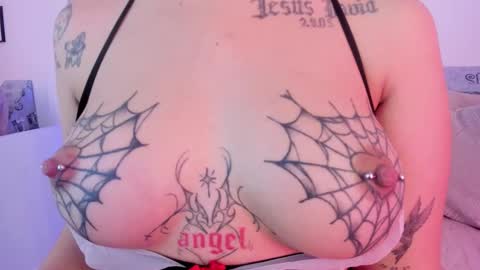 emmajohanson online show from 01-14-26, 04:12