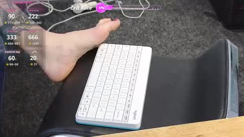 Snapshot of emmalarkins chatting on 10-21-25, 08:37 Emma online show from 10-21-25, 08:37