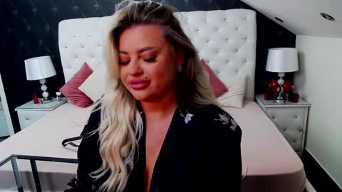 Emma Mavis online show from 12-09-24, 06:01