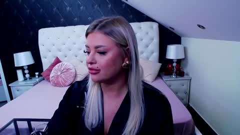 Emma Mavis online show from 12-16-24, 06:43