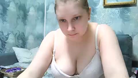 Snapshot of emmamelody944534 chatting on 04-11-26, 03:49 emmamelody online show from 04-11-26, 03:49