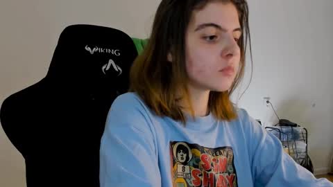 Snapshot of emmamon chatting on 12-09-24, 08:01 Emma online show from 12-09-24, 08:01