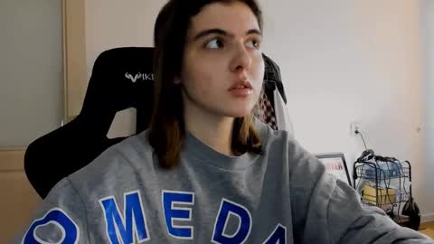 Snapshot of emmamon chatting on 12-20-24, 12:16 Emma online show from 12-20-24, 12:16