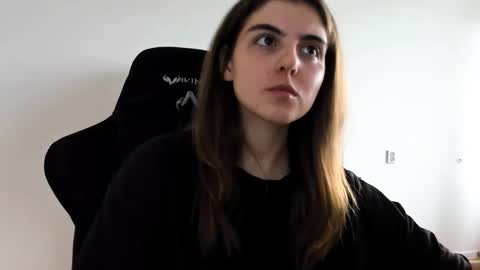 Snapshot of emmamon chatting on 09-13-25, 09:42 Emma online show from 09-13-25, 09:42