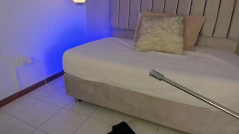 Emily online show from 10-10-25, 08:08